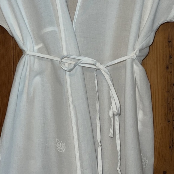 Linea Donatella White Gorgeous Cotton Eyelet Robe Sz. S/M Bridal - Picture 8 of 16